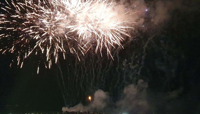  Saúde alerta para riscos de queimaduras com fogos e destaca o que fazer em casos de acidentes